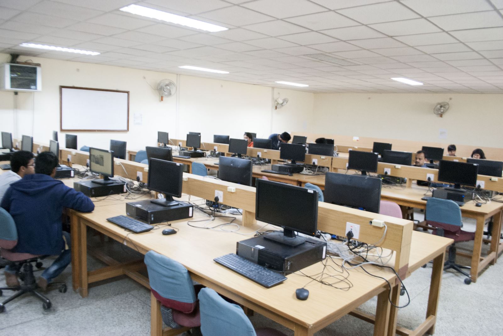 Computer   teacher Rendement Academy in Bahirserampore